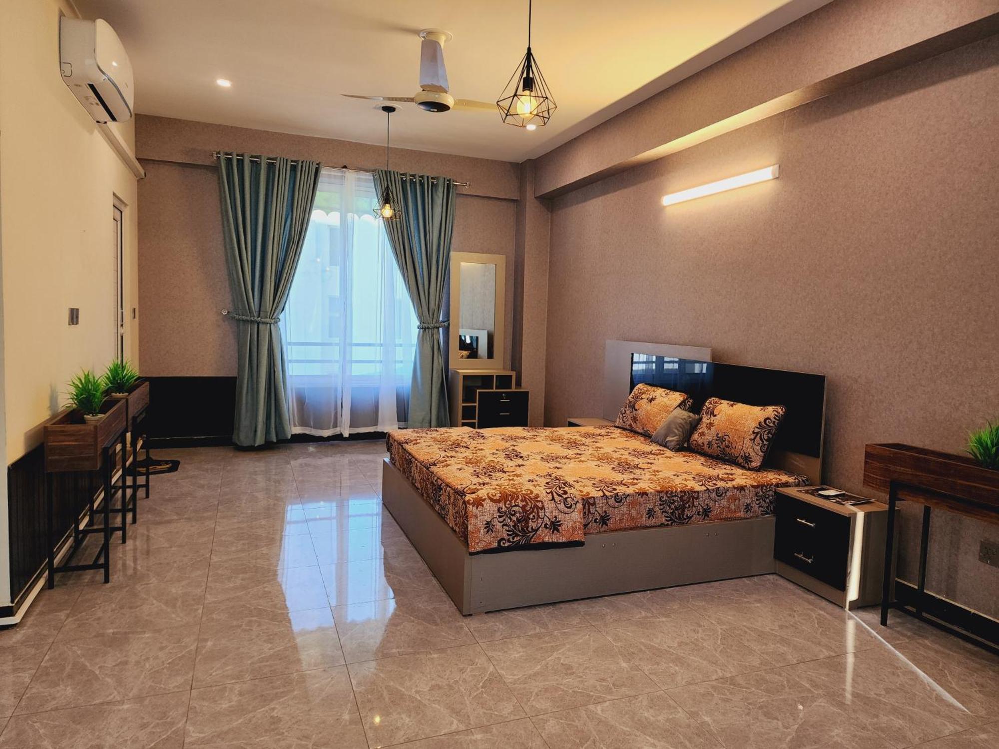 Motorway Majesty Suites Islamabad - Near Islamabad International Airport And Motorway Номер фото