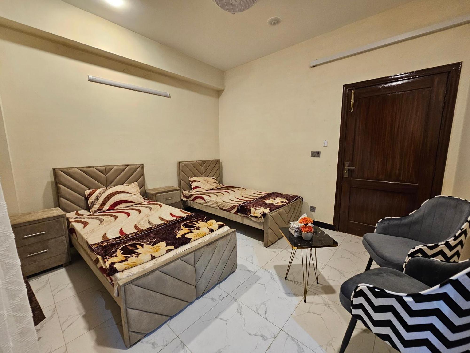 Motorway Majesty Suites Islamabad - Near Islamabad International Airport And Motorway Номер фото